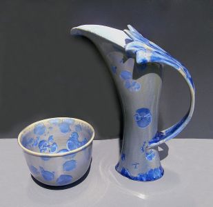 Pichet art nouveau&quot; avec une anse feuille + bol bleu azur