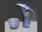 Pichet art nouveau&quot; avec une anse feuille + bol bleu azur ATELIER DU SCORPION - Fabricant à - Arts de la table et culinaire