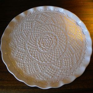 Plat rond rose relief
