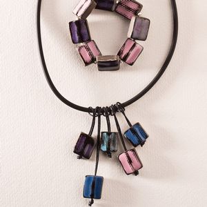 Collier violet